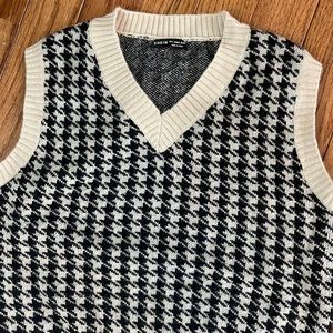 Shein Patterned Sweater Vest